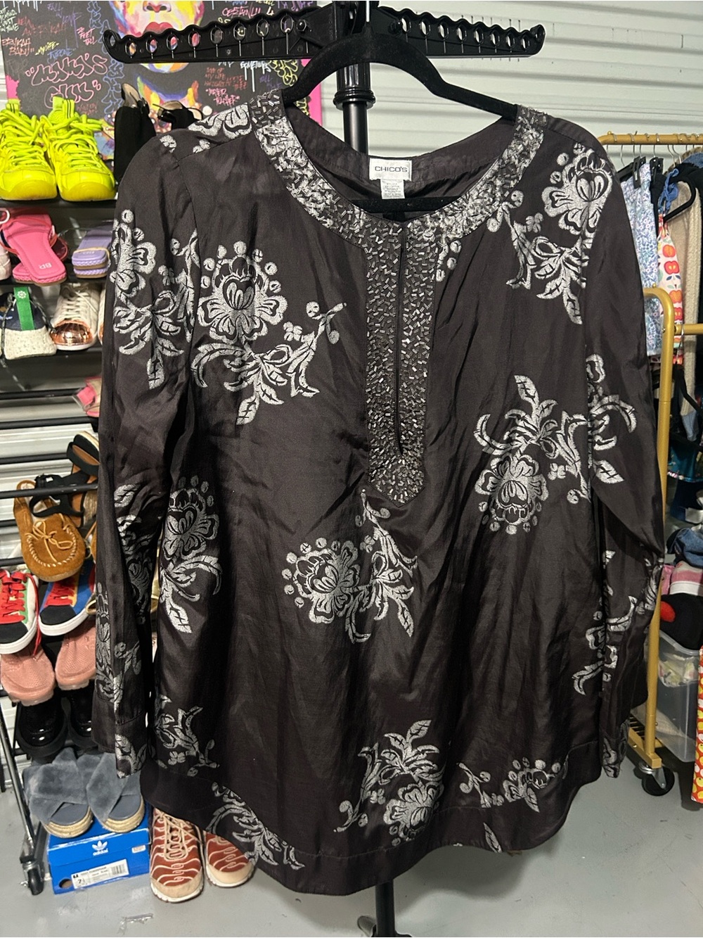 Chico's Blouse Silver Floral Embroidery beading silk cotton blend size large